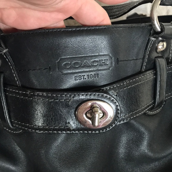 Coach soft leather shoulder bag GUC - Picture 2 of 8